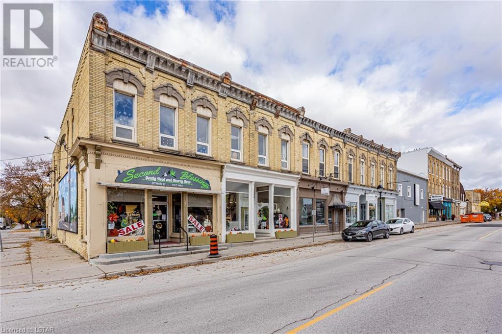 Second Blessings Parkhill Main Street, Parkhill